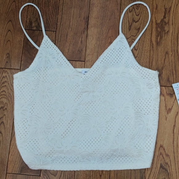 Lace crop top - Picture 1 of 3